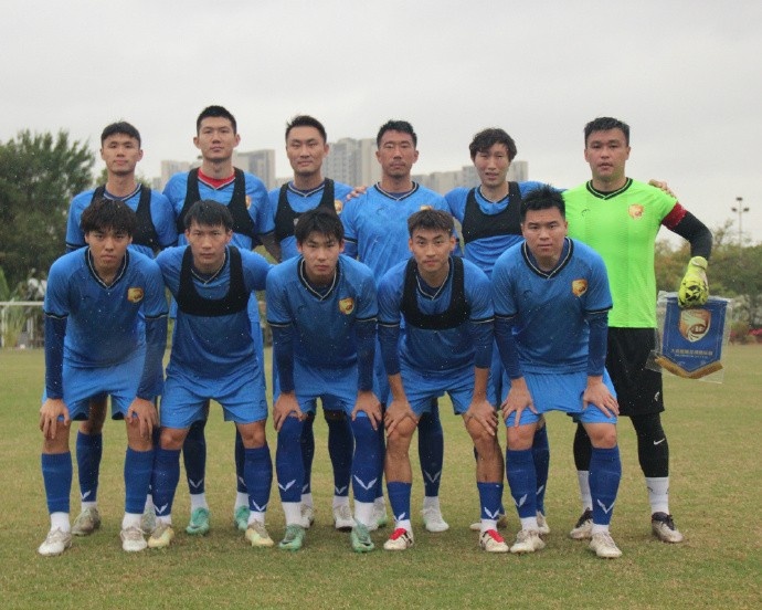  穆謝奎連入兩球?qū)⒈确帜孓D(zhuǎn)，大連鯤城2-1戰(zhàn)勝山西崇德榮海