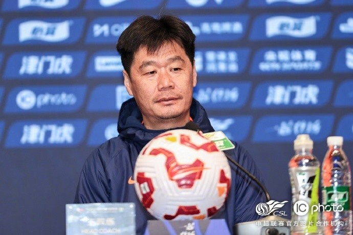  李霄鵬：希望明天比賽能打出一些新的東西，取得一個好的結(jié)果