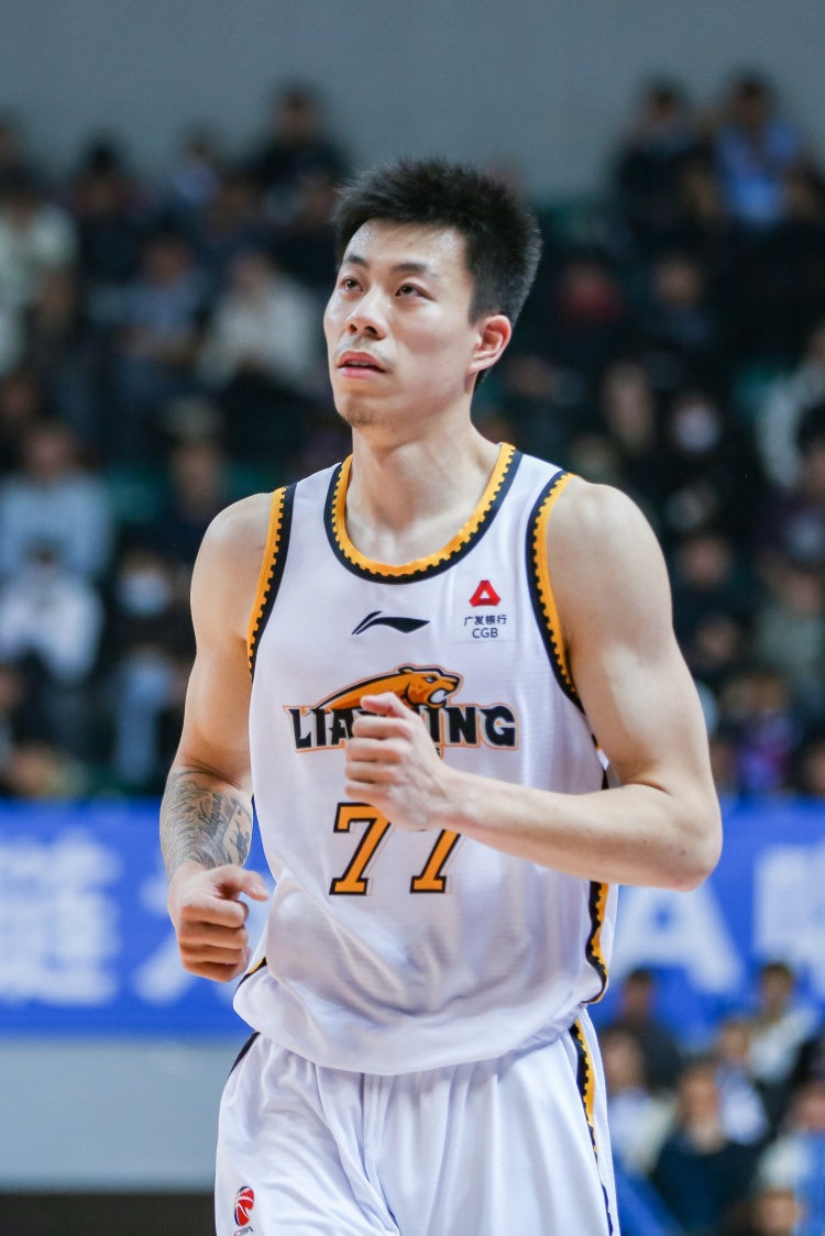  媒體人：張鎮(zhèn)麟、韓德君將因傷缺席今晚對(duì)陣北控的比賽