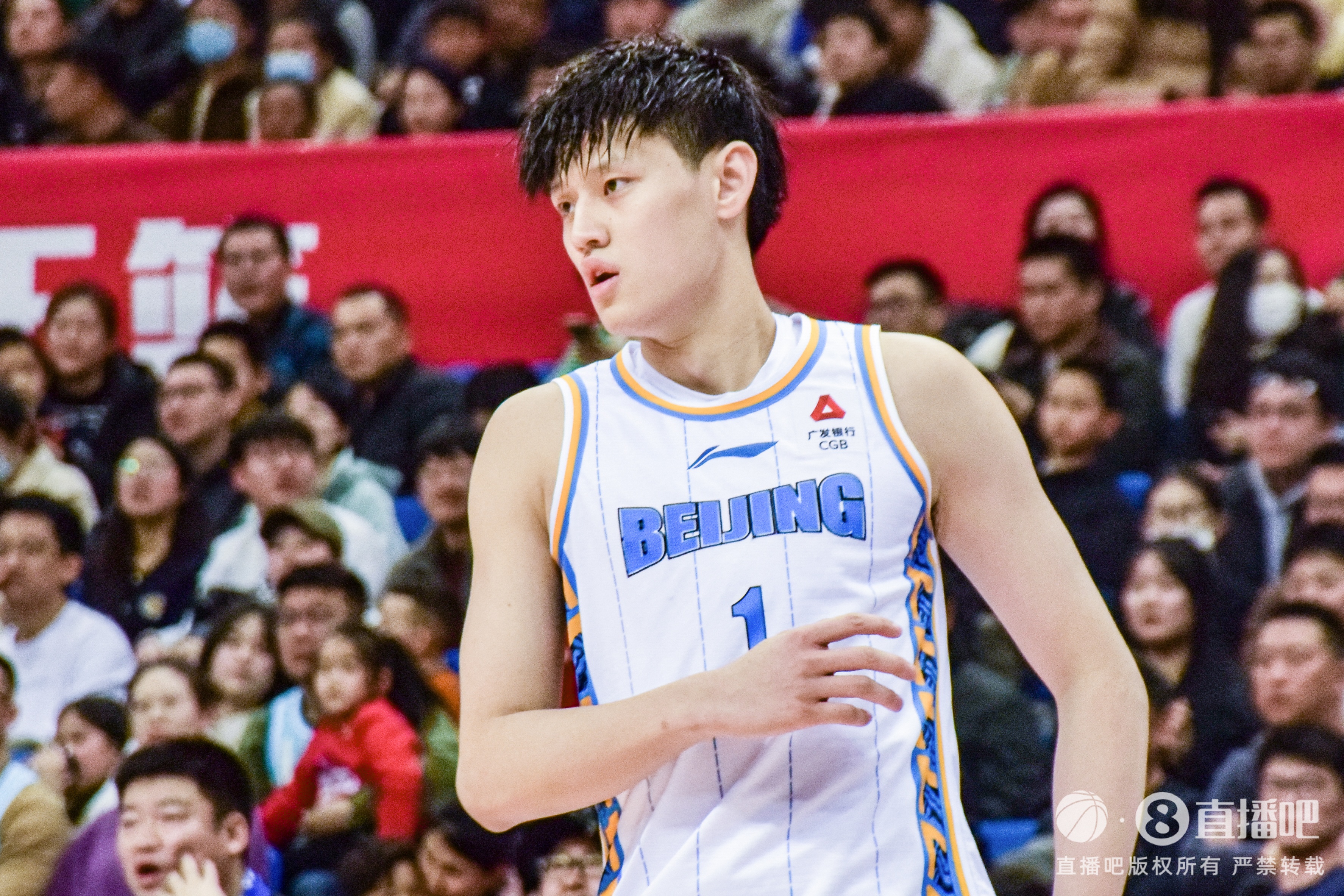  越打越好！曾凡博半場攻防亮眼 7中5貢獻12分2板2助1血帽1壓哨
