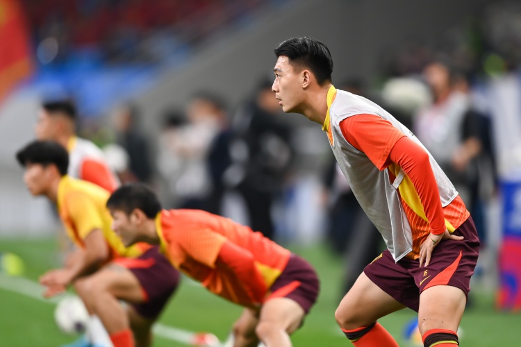  足球報：張玉寧、蔣圣龍均有不同程度傷病，伊萬未讓在熱身賽出場