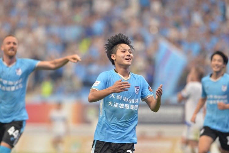  19歲國青小將毛偉杰進(jìn)入大連英博戰(zhàn)泰山首發(fā)，將迎中超首秀