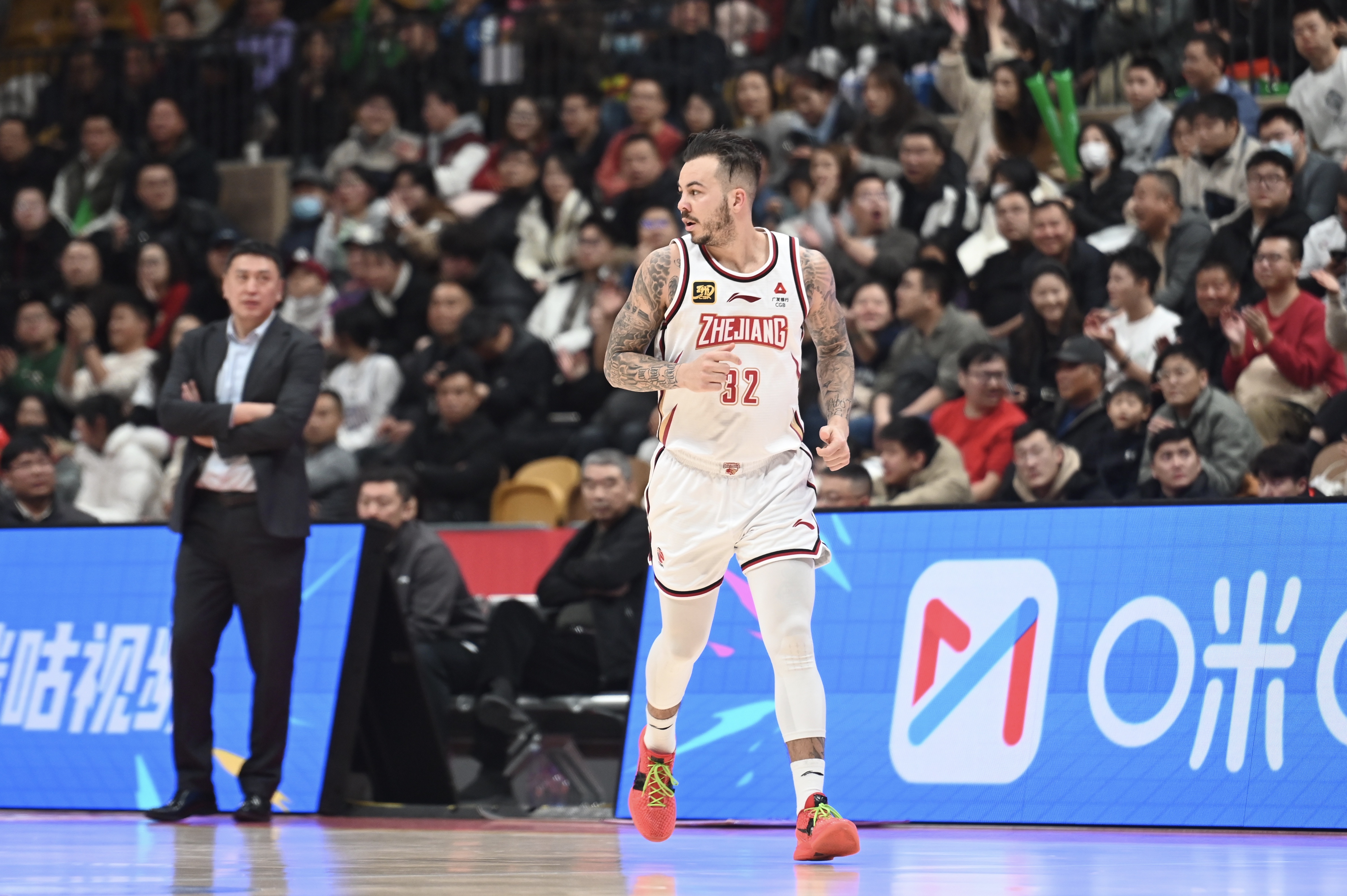  40+三雙難救主！約克39中18&三分22中10空砍48分10籃板11助攻