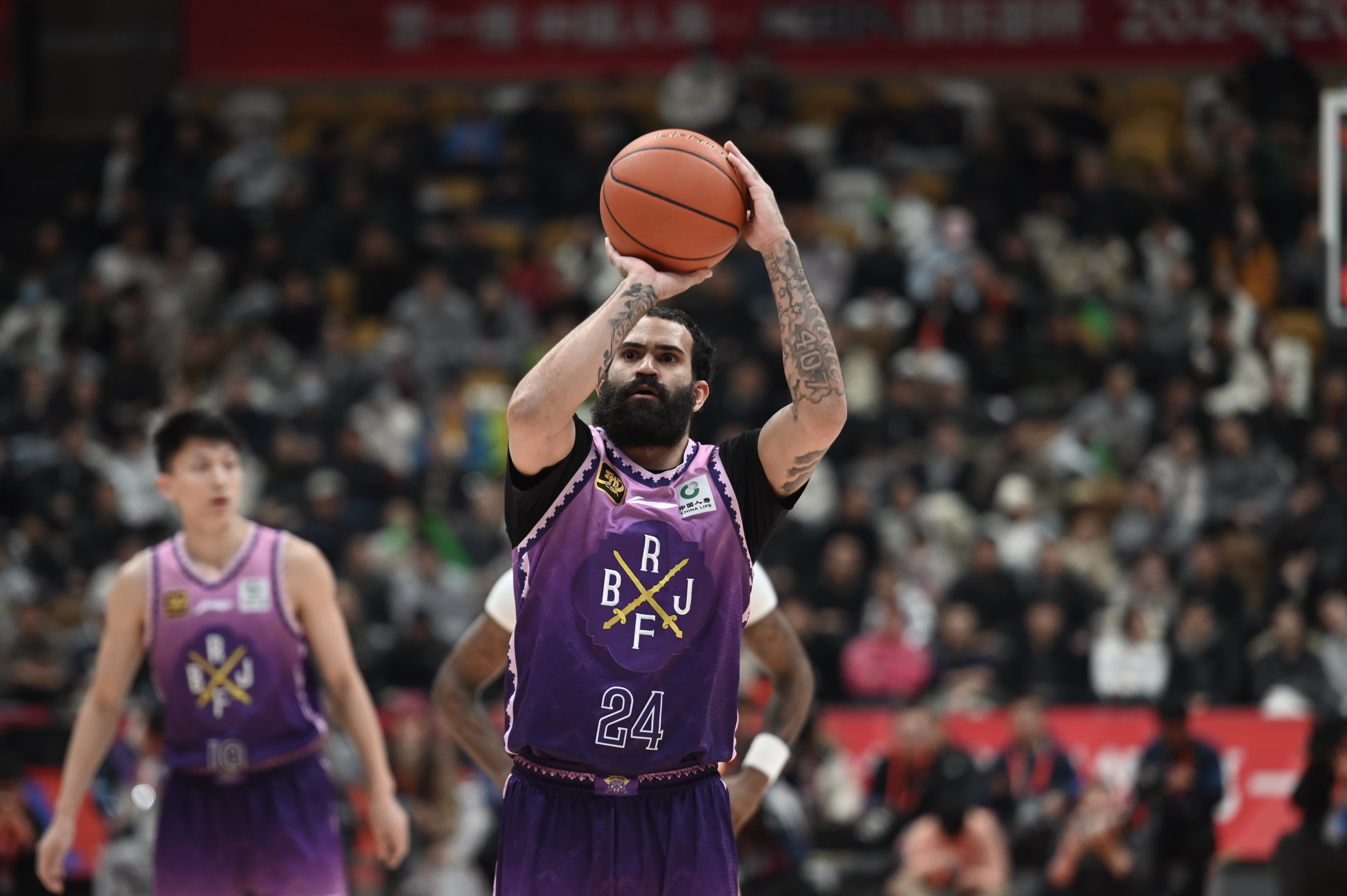  攻筐效率真不錯(cuò)！里勒半場11中7&5罰全中轟下全隊(duì)最高的19分